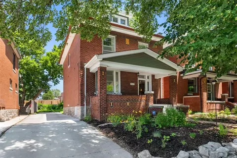 3525 Kingsland Ct, Saint Louis, MO 63111