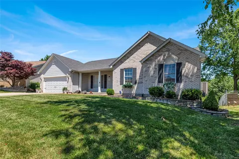 1587 Norwood Hills Dr, O'fallon, MO 63366