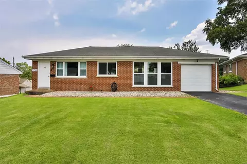9768 Jarris Dr, Saint Louis, MO 63123