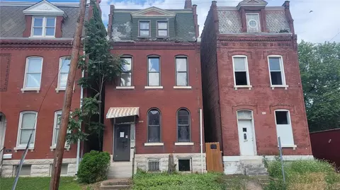 3916 N 21st St, Saint Louis, MO 63107