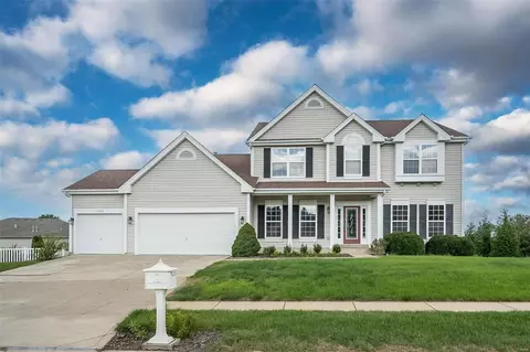 1003 Spruce Forest Dr, Lake Saint Louis, MO 63367