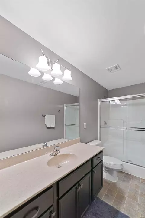 Bath - 1226 Spring Lilly Dr, High Ridge, MO 63049 photo 5 of 5