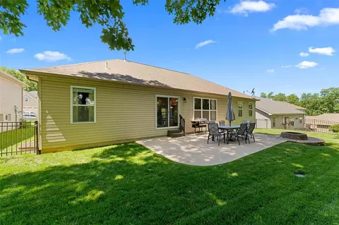Exterior - 1226 Spring Lilly Dr, High Ridge, MO 63049 photo 4 of 5