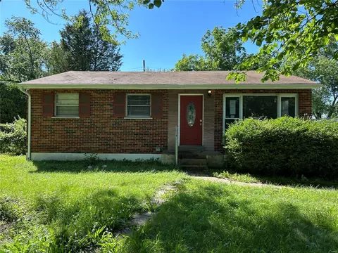 11629 Larimore Rd, Saint Louis, MO 63138