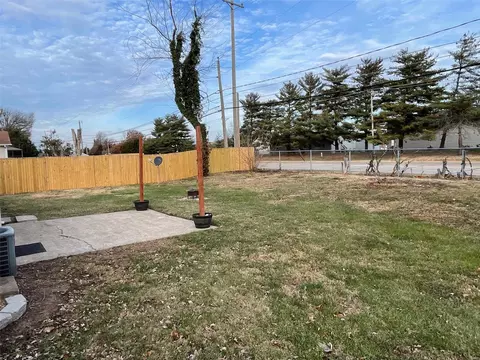 Exterior - 513 Briscoe Ave, O'fallon, MO 63366 photo 3 of 3