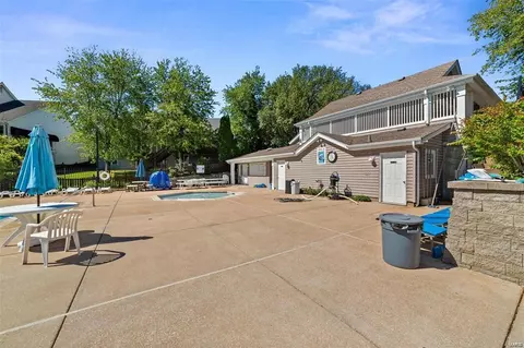 Exterior - 10 Arbor Hill Ct, Ballwin, MO 63021 photo 10 of 11