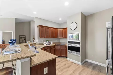 Kitchen - 10 Arbor Hill Ct, Ballwin, MO 63021 photo 3 of 5