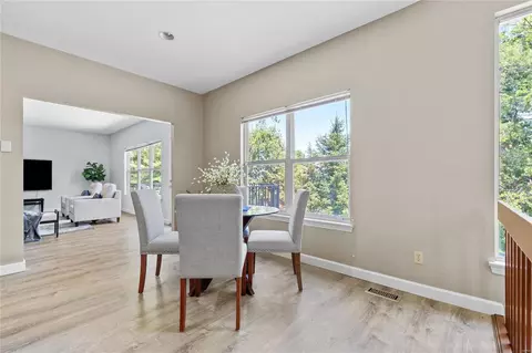 Dining - 10 Arbor Hill Ct, Ballwin, MO 63021 photo 2 of 3