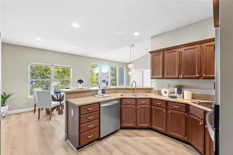 Kitchen - 10 Arbor Hill Ct, Ballwin, MO 63021 photo 4 of 5