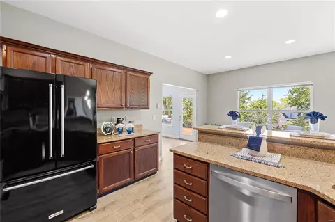 Kitchen - 10 Arbor Hill Ct, Ballwin, MO 63021 photo 5 of 5