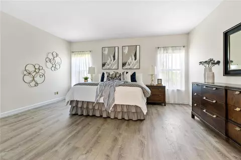 Bedroom - 10 Arbor Hill Ct, Ballwin, MO 63021 photo 6 of 7