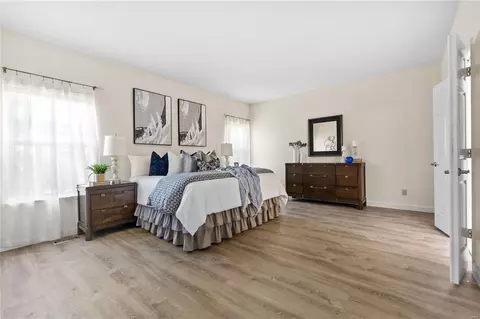 Bedroom - 10 Arbor Hill Ct, Ballwin, MO 63021 photo 5 of 7
