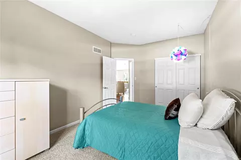 Bedroom - 10 Arbor Hill Ct, Ballwin, MO 63021 photo 4 of 7
