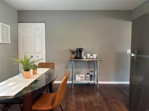 Dining - 1259 Wagon Wheel Trl, O'fallon, MO 63366 photo 2 of 3