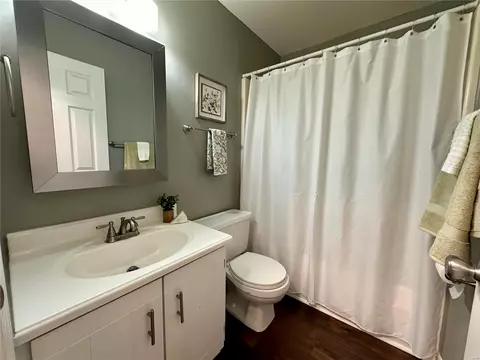 Bath - 1259 Wagon Wheel Trl, O'fallon, MO 63366 photo 2 of 3