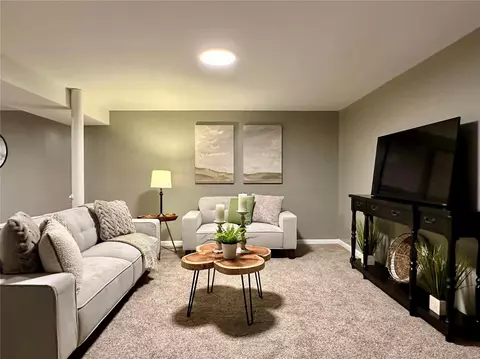 Living - 1259 Wagon Wheel Trl, O'fallon, MO 63366 photo 3 of 4