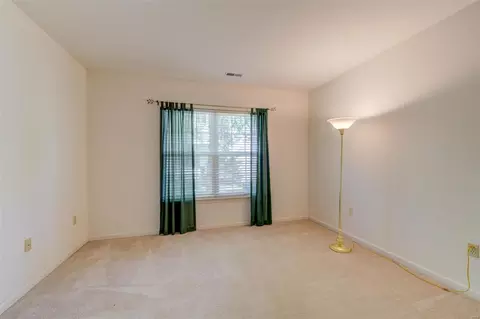 Bedroom - 13264 Barrett Chase Cir, Ballwin, MO 63021 photo 3 of 7