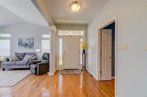 Entry Way - 13264 Barrett Chase Cir, Ballwin, MO 63021 photo 1 of 2