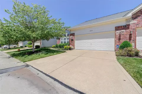 Exterior - 13264 Barrett Chase Cir, Ballwin, MO 63021 photo 5 of 7