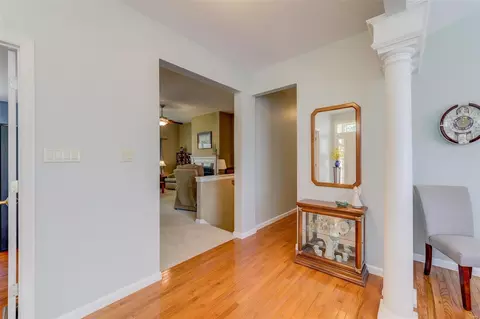 Entry Way - 13264 Barrett Chase Cir, Ballwin, MO 63021 photo 2 of 2