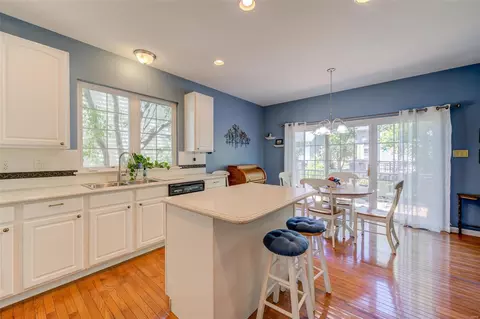 Kitchen - 13264 Barrett Chase Cir, Ballwin, MO 63021 photo 5 of 5