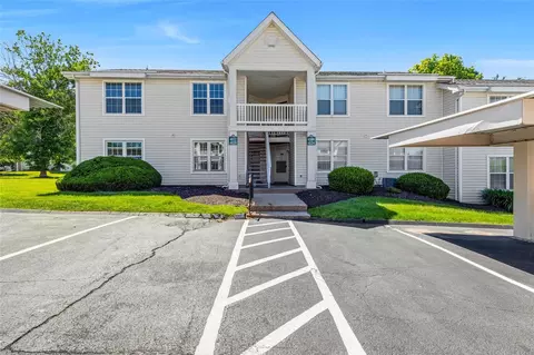 4128 Gulf Shrs W, Florissant, MO 63034