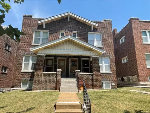 3927 Dunnica Ave, Saint Louis, MO 63116