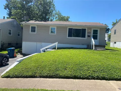 2003 Huntington, Overland, MO 63114