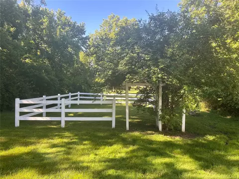 100 Towne Square Ct #C, Eureka, MO 63025 photo 12