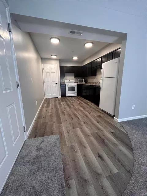 100 Towne Square Ct #C, Eureka, MO 63025 photo 3