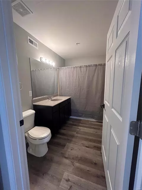 100 Towne Square Ct #C, Eureka, MO 63025 photo 8