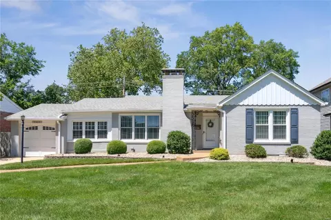 9415 Parkside Dr, Saint Louis, MO 63144