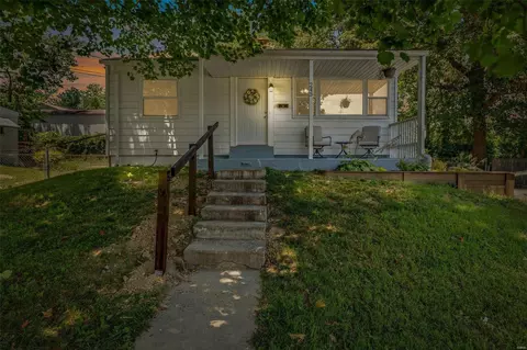 245 Commerce Ave, Kirkwood, MO 63122