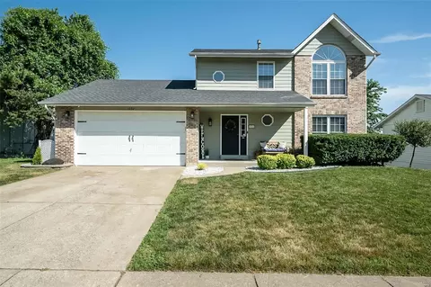 1032 Apricot Dr, Saint Charles, MO 63301