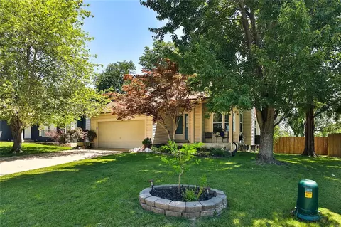 4 Queensboro Dr, Saint Peters, MO 63376