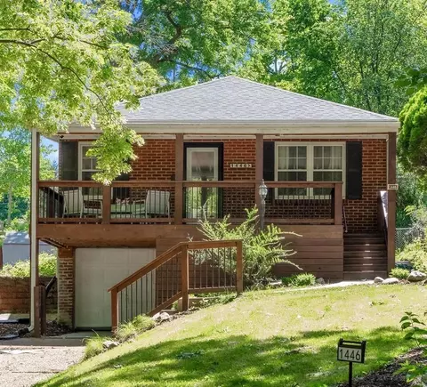 1446 Hawthorne Pl, Saint Louis, MO 63117