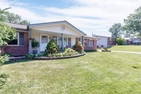 718 Danny Ln, O'fallon, MO 63366 photo 2