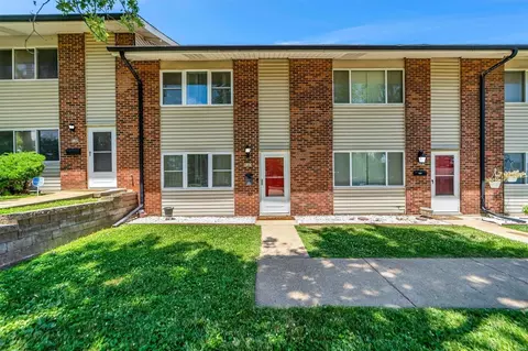 9187 Villaridge Ct, Saint Louis, MO 63123