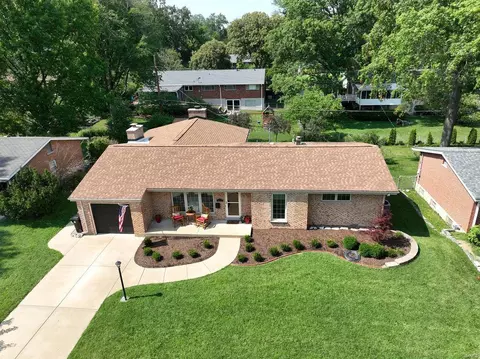 625 Laven Del Ln, Kirkwood, MO 63122