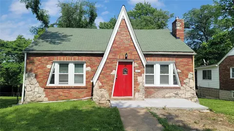5914 Bermuda Dr, Saint Louis, MO 63135