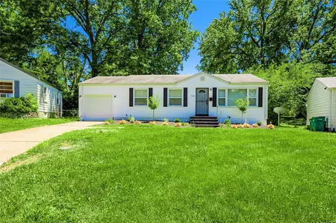 1008 Addison Dr, Saint Louis, MO 63137