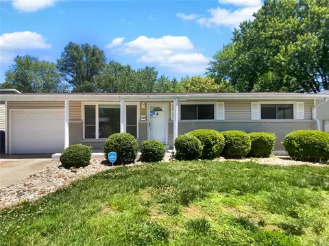 1525 Keeven Ln, Florissant, MO 63031