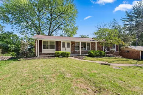 1203 Foxview Ter, Ballwin, MO 63011 photo 3