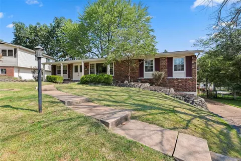 1203 Foxview Ter, Ballwin, MO 63011 photo 4