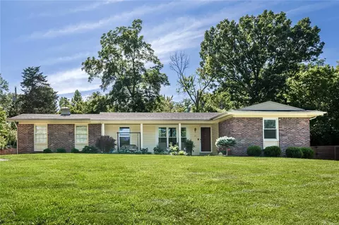 72 Morwood Ln, Saint Louis, MO 63141