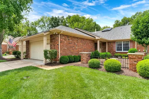 14137 Baywood Villages Dr, Chesterfield, MO 63017