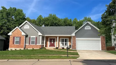 571 Arbor Meadow Dr, Ballwin, MO 63021