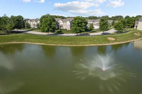 478 Coachgate Ct, Ballwin, MO 63021 photo 2
