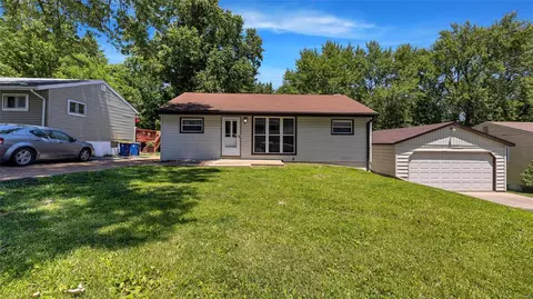 37 Barto Dr, Saint Louis, MO 63135