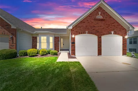 7 Bently Circle Ct, Chesterfield, MO 63017
